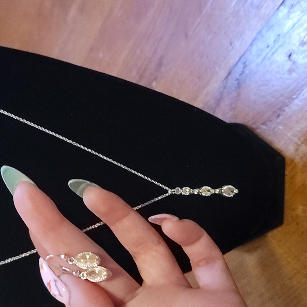Avon Necklace and Earrings